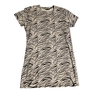 Lea & Viola Large Short Sleeve Zebra Print Mini Dress